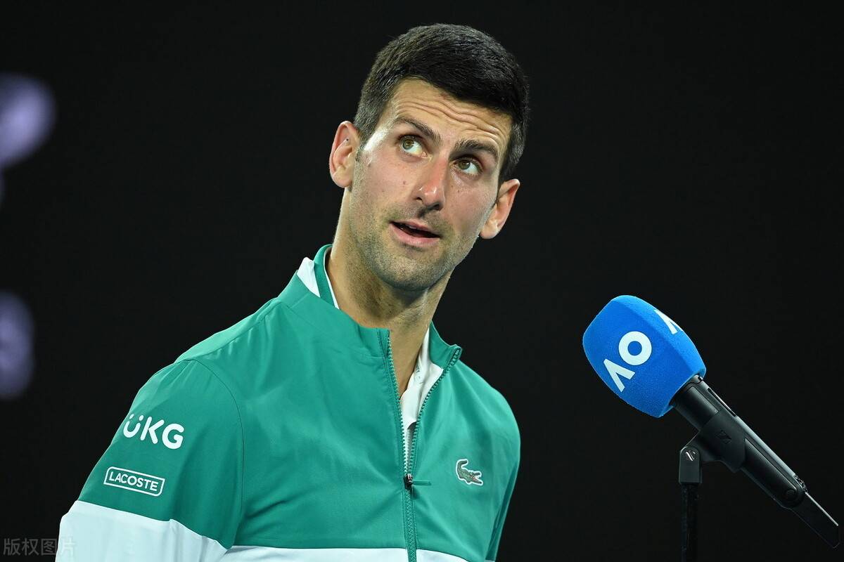 包含Rookie焦点对战,德约科维奇与70激战G2分钟,比赛局势复杂胜负难料!观众掌声雷动的词条 包含Rookie焦点对战,德约科维奇与70激战G2分钟,比赛局势复杂胜负难料!观众掌声雷动的词条